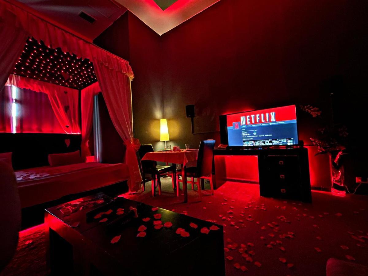 Cinema Plaza Hotel Baku Extérieur photo