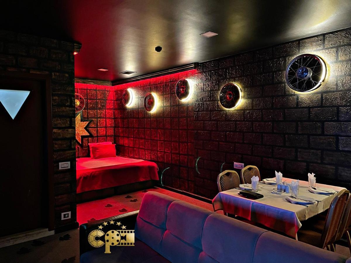 Cinema Plaza Hotel Baku Extérieur photo
