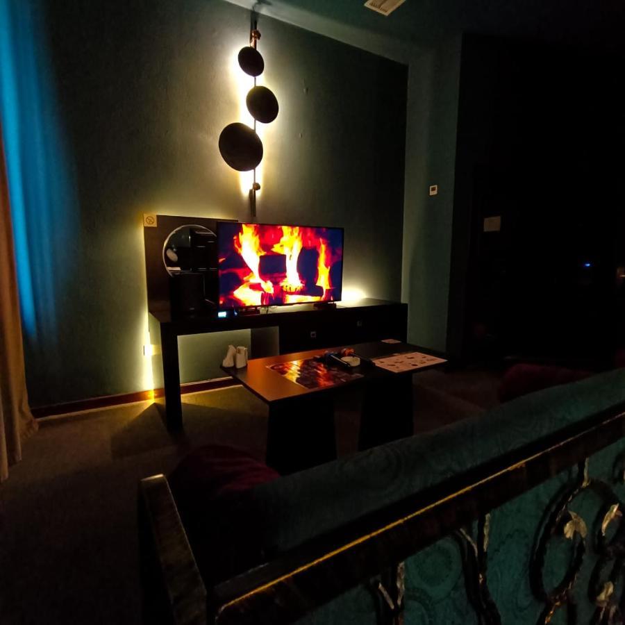 Cinema Plaza Hotel Baku Extérieur photo