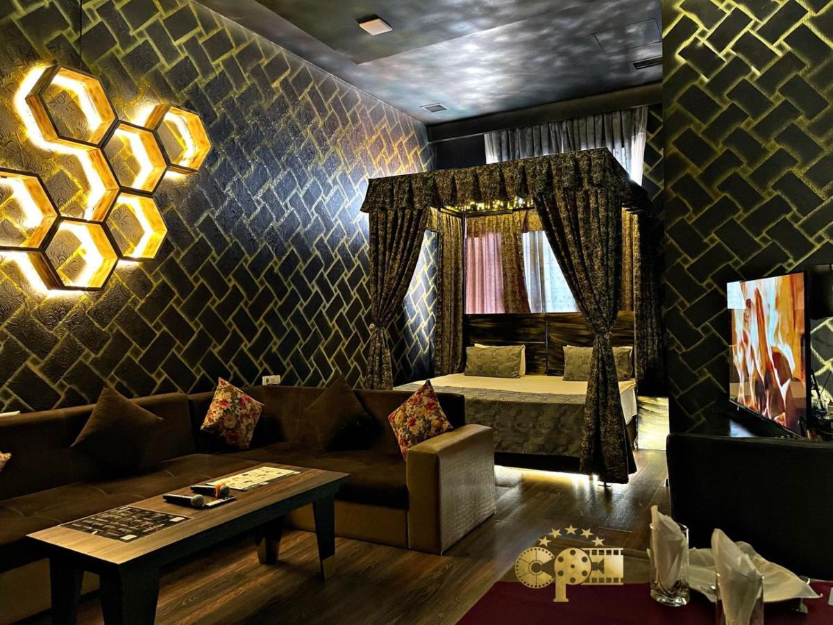 Cinema Plaza Hotel Baku Extérieur photo