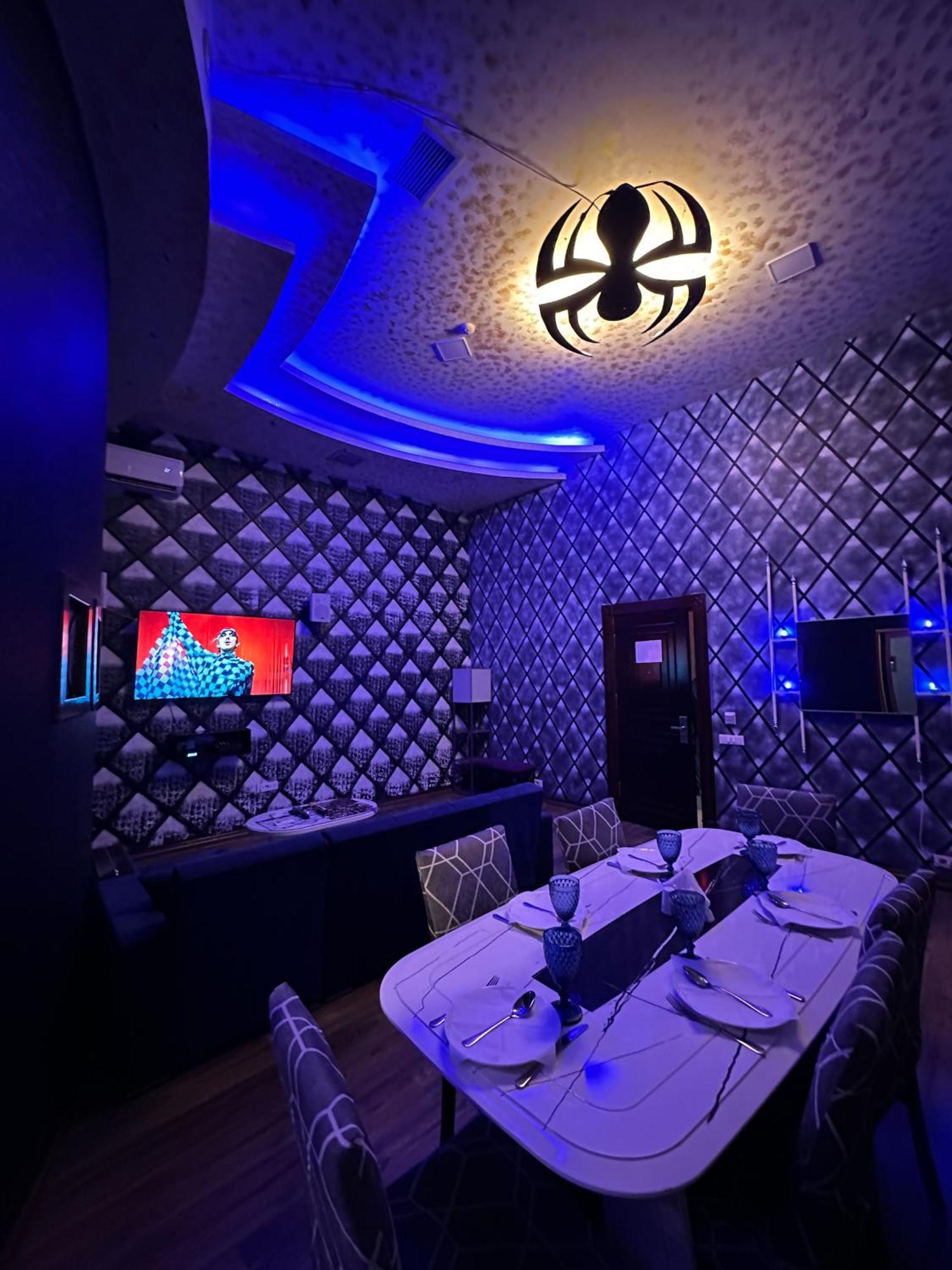 Cinema Plaza Hotel Baku Extérieur photo